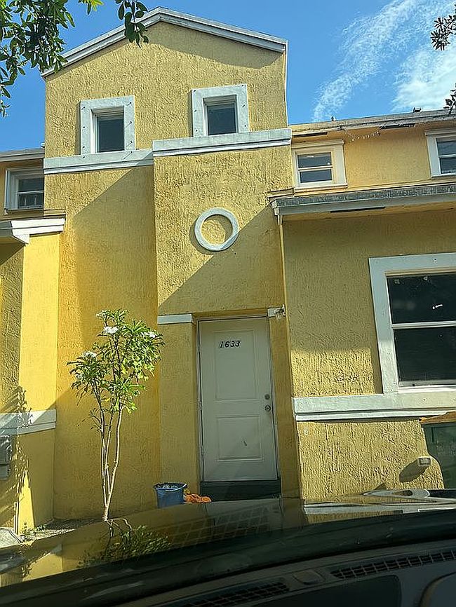 Photo of 1633 Sunrise Blvd #1633, Homestead, FL