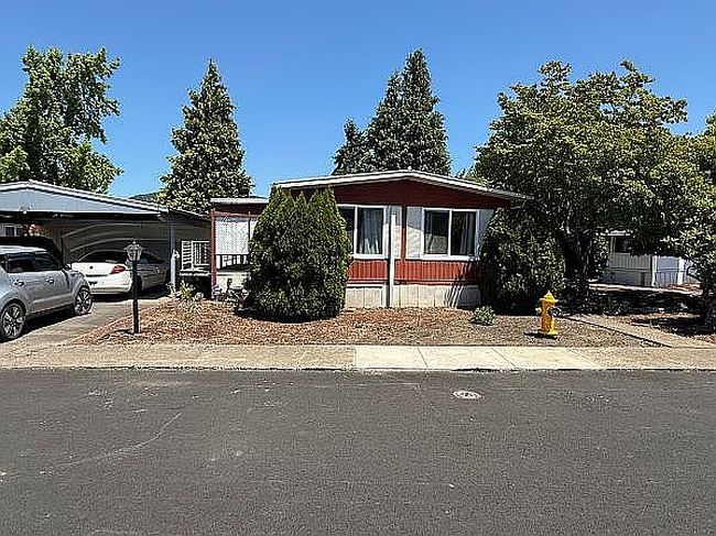Photo of 3530 Game Farm Rd Space 13, Springfield, OR
