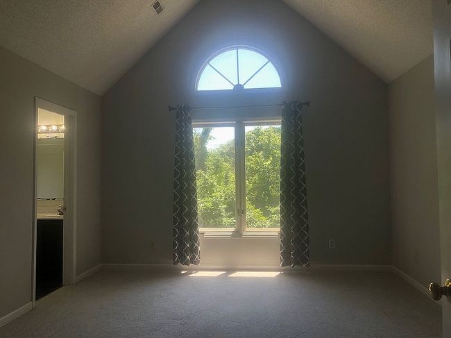 Photo of 434 Chester Woods Ct, High Point, NC