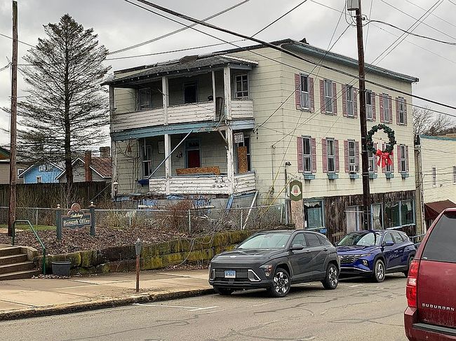 Additional photo 1 of property located at 308 Point St