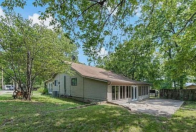 Additional photo 1 of property located at 24383 S 610th Rd