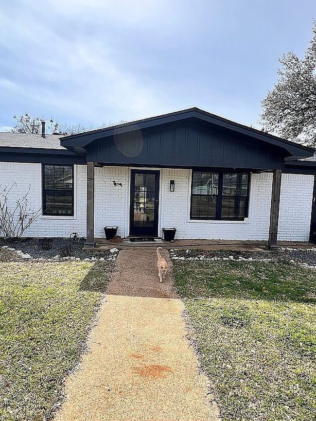 Image of 307 N Loveless St