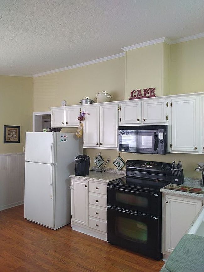 Photo of 551 Dove Trl, Hendersonville, NC