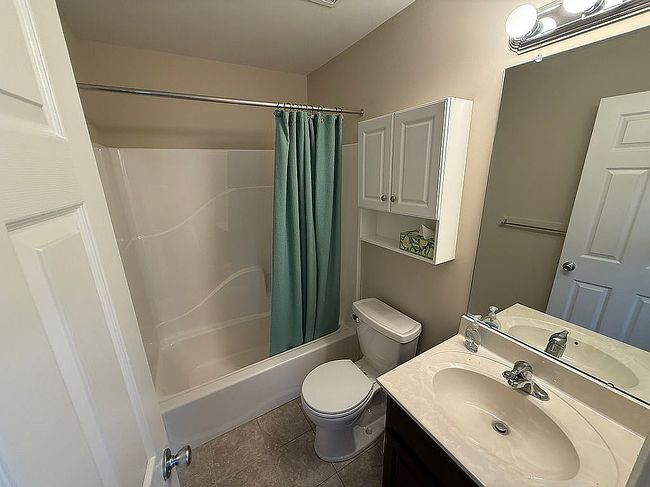 Photo of 4951 Wintersweet Dr, Liverpool, NY