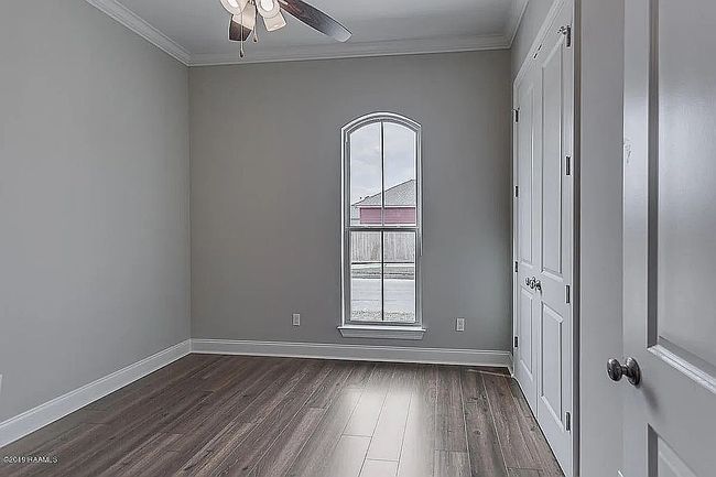 Additional photo 2 of property located at 102 Fallen Oak Ln