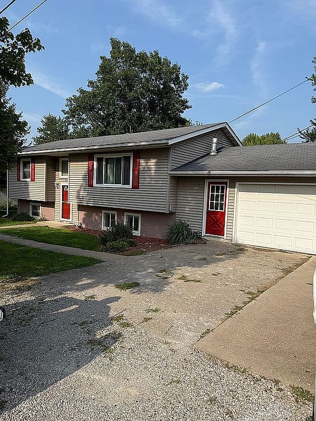Photo of 525 N Vine St, Agency, IA