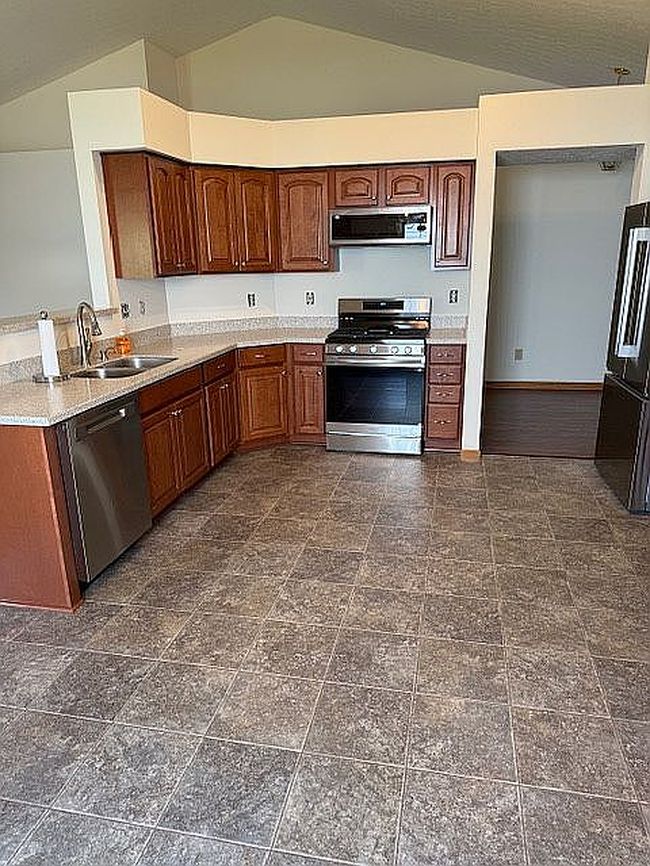 Photo of 1632 Bush Hill Dr, Lancaster, OH