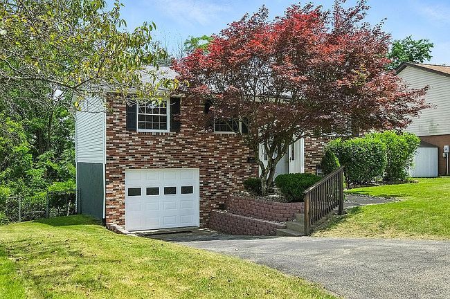 Photo of 170 Maryellen Dr, North Versailles, PA