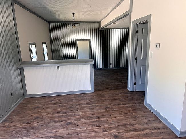 Photo of 229 S Colorado St, Whitney, TX