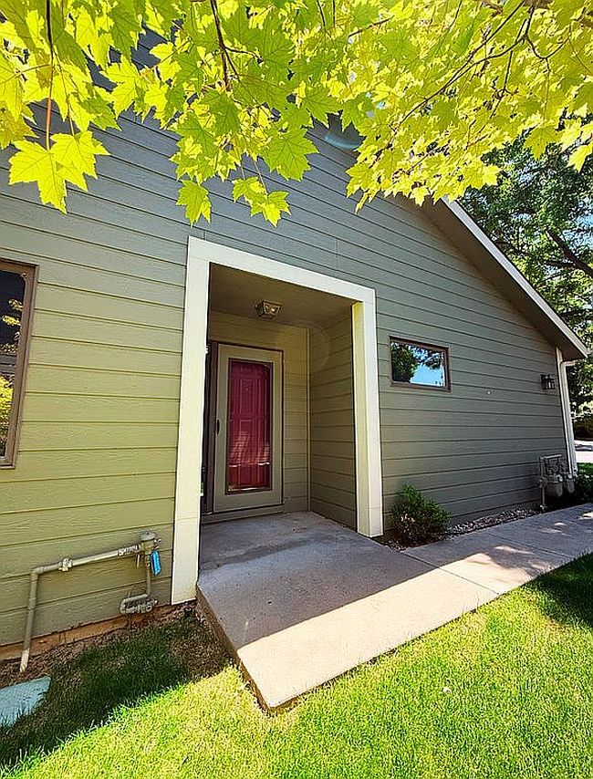 Photo of 716 Brookhaven Ct, Fort Collins, CO