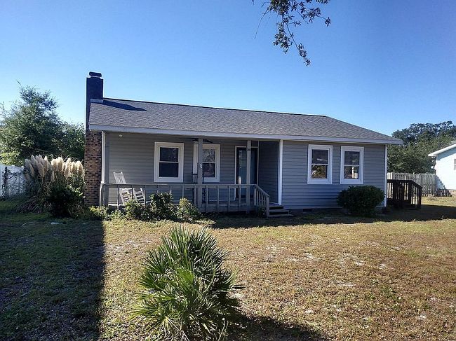 Photo of 141 Ne 33rd St, Oak Island, NC