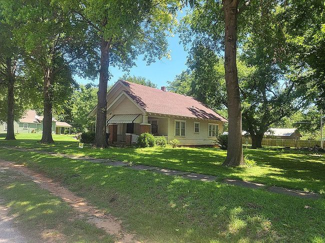 Photo of 407 N Taylor Ave, Wynnewood, OK