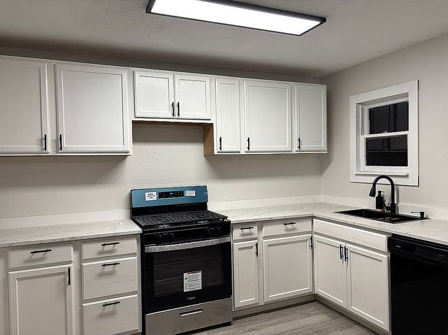 Photo of 407 S Ford St, Pierce City, MO