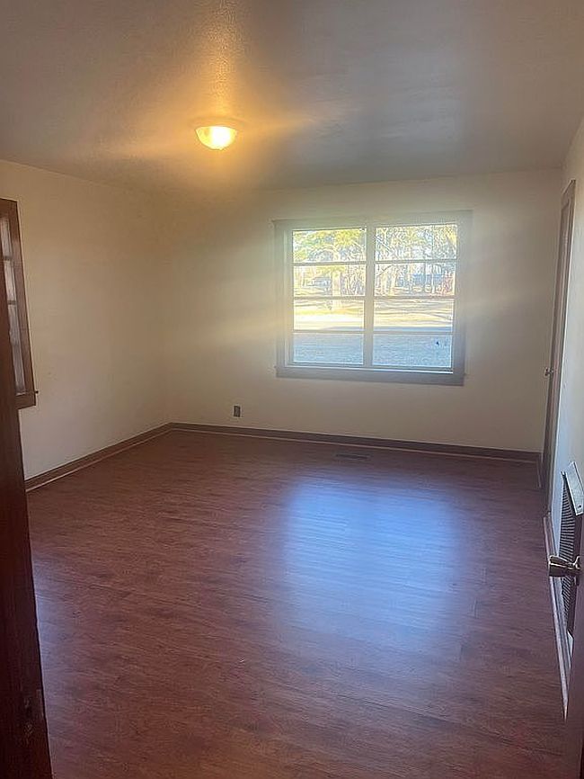 Image of 900 Brown St