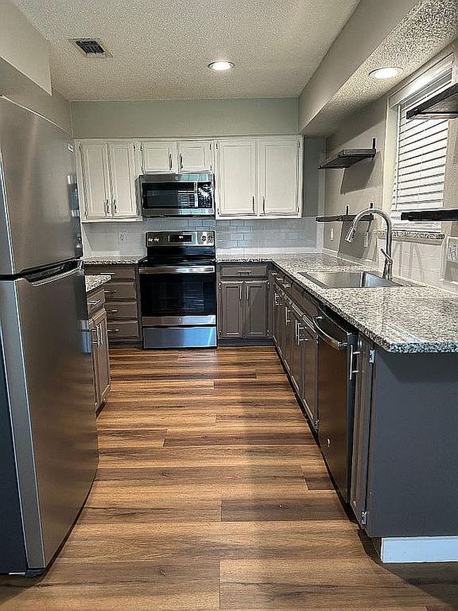 Image of 268 Gardenview St