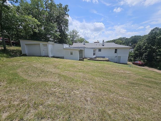 Photo of 101 N Lake Dr, Hillsboro, MO