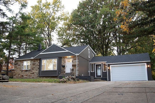 Preview of property located at 4704 W 11th St