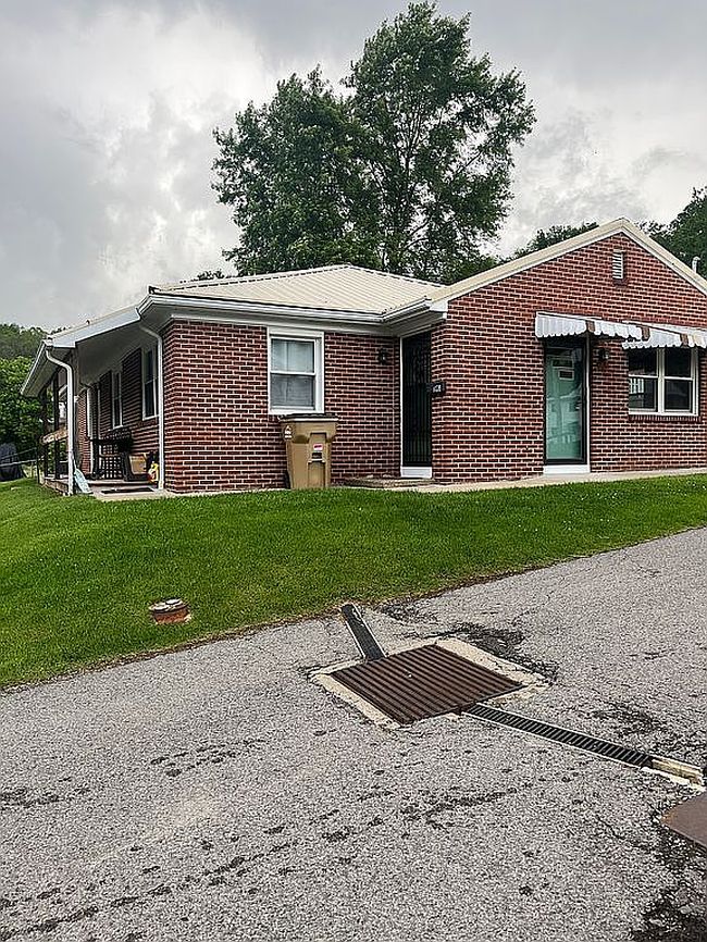 Photo of 803-805 Kunst Dr #2, Weston, WV