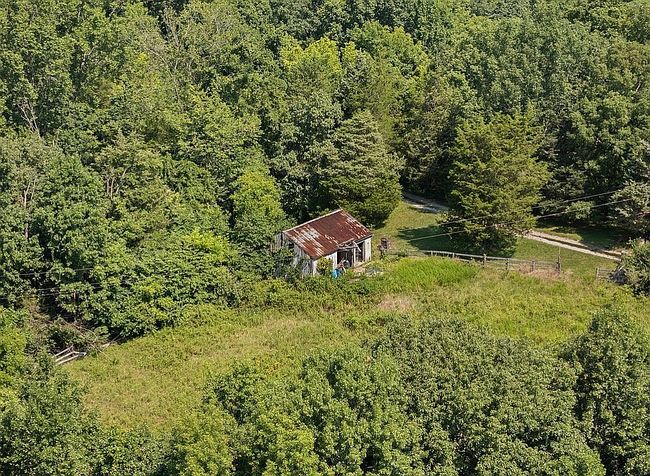 Photo of 1030 Delaney Rd, Lawrenceburg, KY