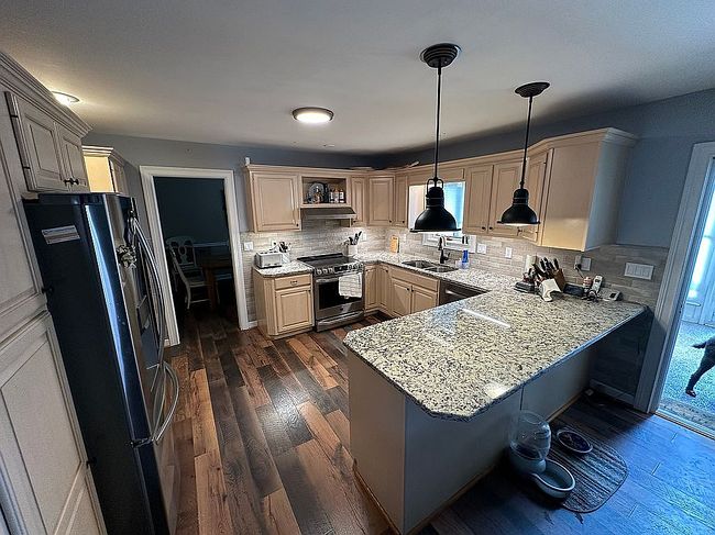 Image of 81 Farmington Dr