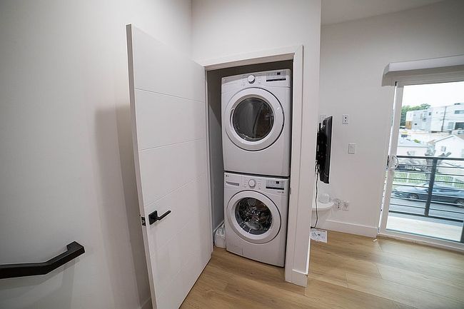 Additional photo 1 of property located at 1842 S Sycamore Ave