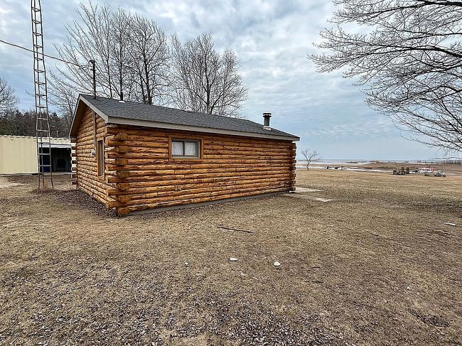 Photo of 7481 Sunset S75 Ln, Rapid River, MI
