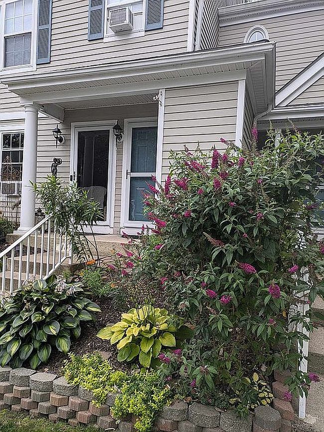 Photo of 18 Woodland Dr, Warren, NJ