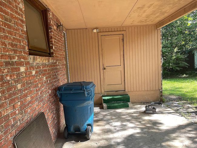 Image of 2001 Watt St