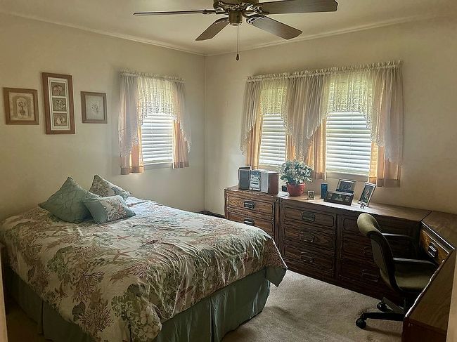 Photo of 10 Hybrid Rd, Levittown, PA