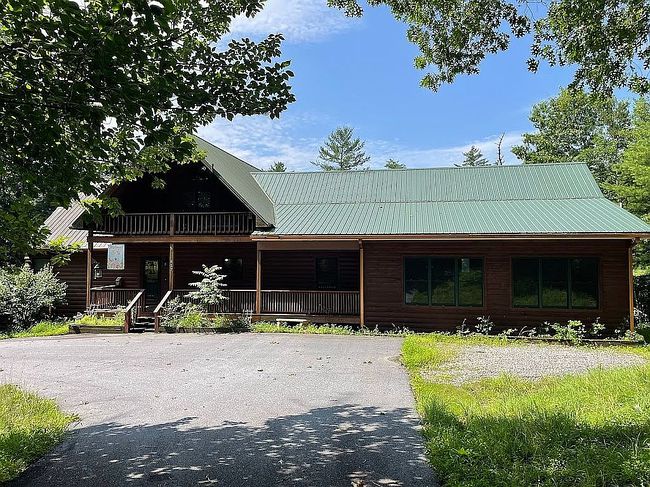 Photo of 617 Barlow Fields Dr, Hayesville, NC