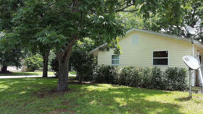 Image of 200 Dogwood Dr