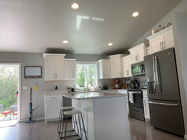 Additional photo 2 of property located at 765 Albert Dr W