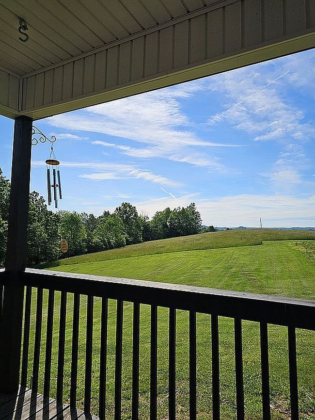 Image of 383 Robinson Ln
