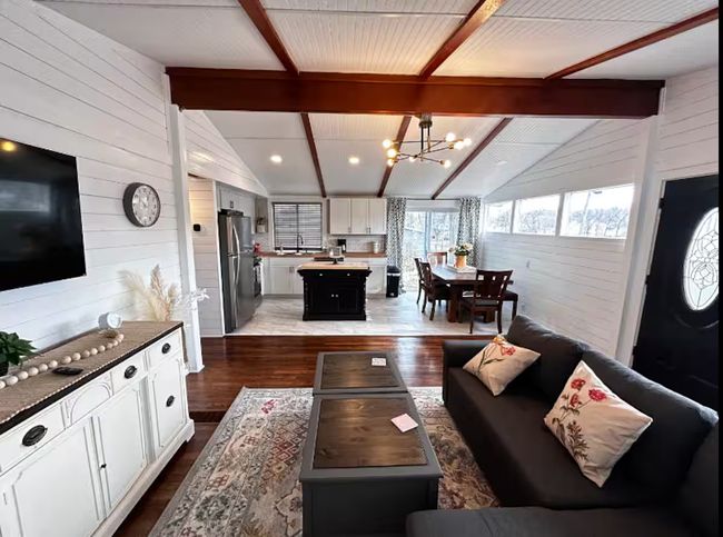 Preview of property located at 203 W 8th St