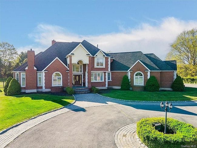 Image of 3 Bristol Dr