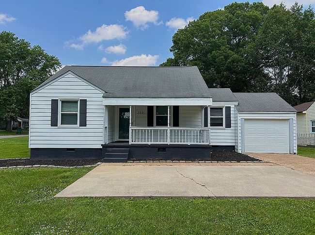 Photo of 3201 Almon St, Sheffield, AL