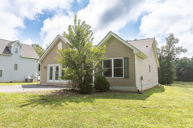 Photo of 1060 Jennys Creek Rd, Roseland, VA