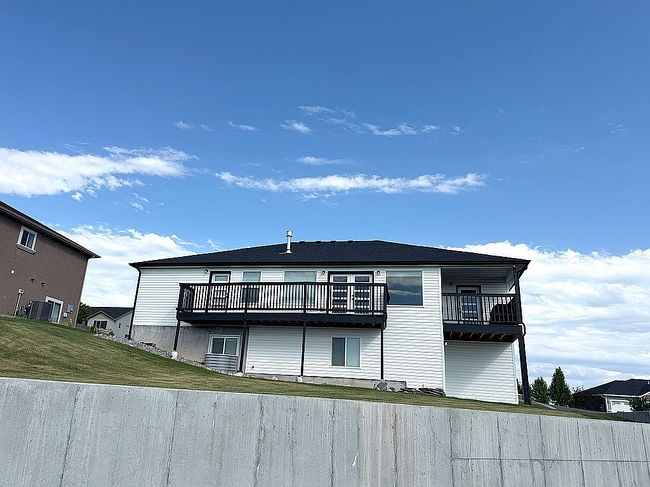 Additional photo 2 of property located at 451 Vista Dr