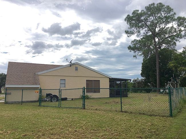 Image of 2773 Fairbrook St