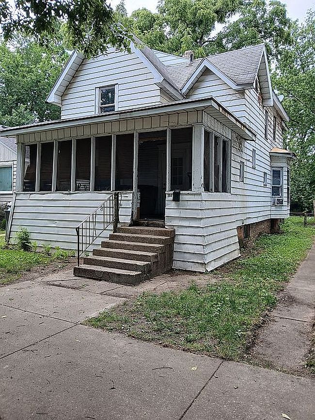 Photo of 664 W Lexington Ave, Elkhart, IN