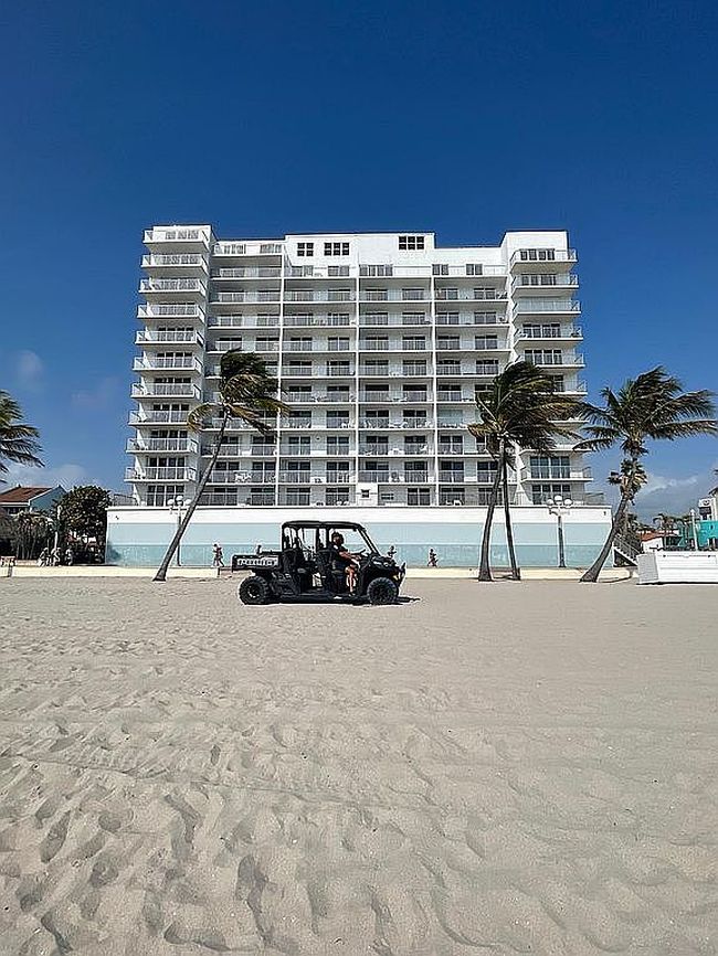 Image of 400 N Surf Rd Apt 703