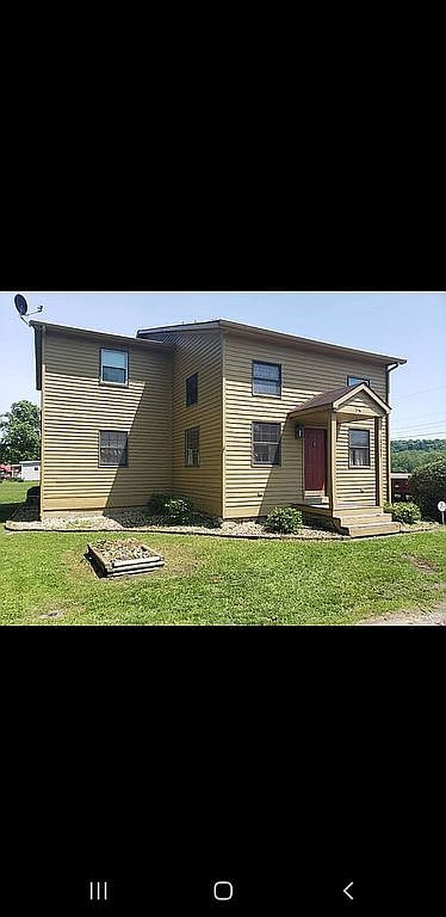 Photo of 10083 Bridge St, Metamora, IN