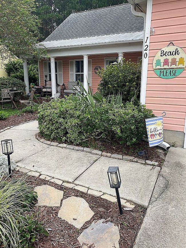 Image of 120 S Palm Dr