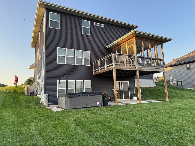 Photo of 1445 Salm Dr, North Liberty, IA