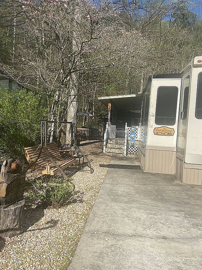 Image of 226 Creekview Dr