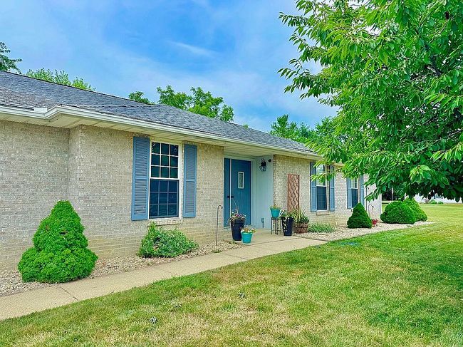 Photo of 404 Yule Tree Dr, Carey, OH