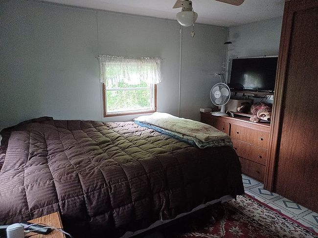 Photo of 30 Garfield Rd, Hyde Park, VT