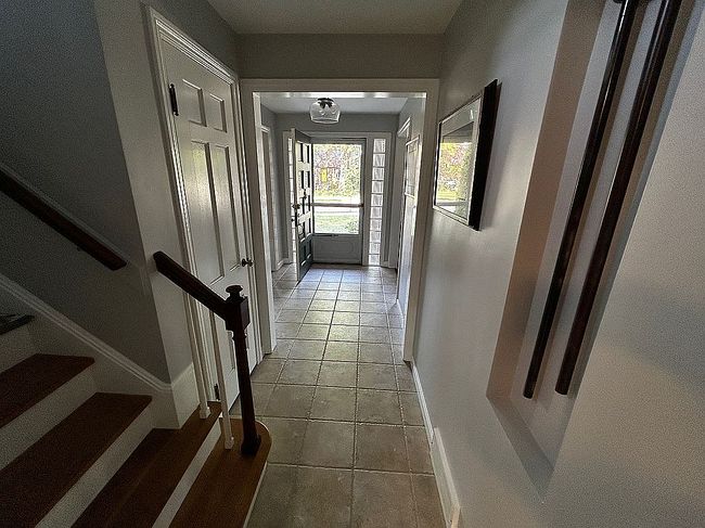 Photo of 1466 Parkwood Rd, Lakewood, OH