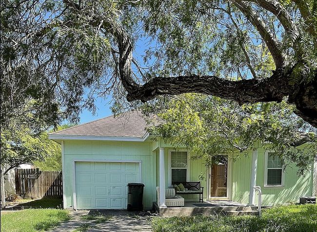 Photo of 1622 Woodlawn Dr