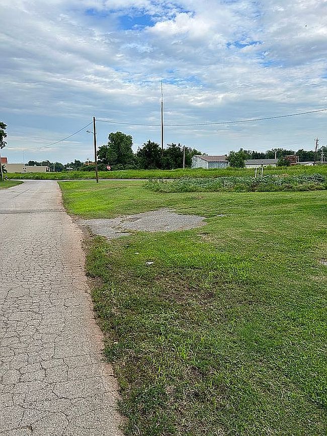 Photo of 701 W Michigan Ave, Chickasha, OK